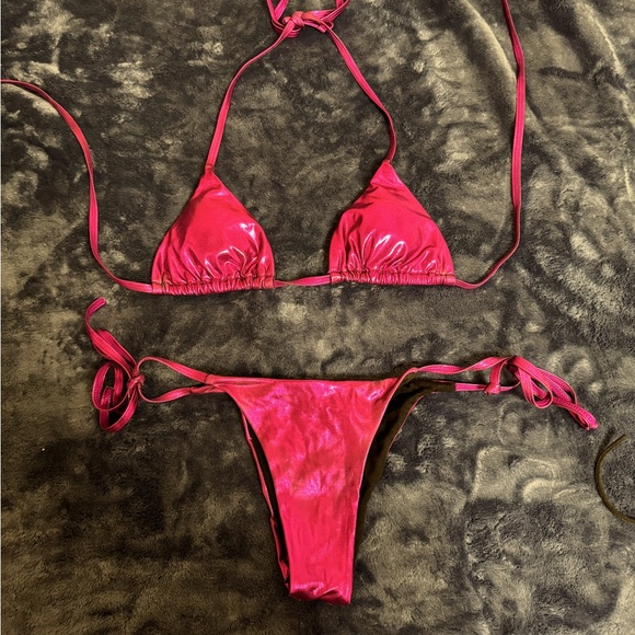Shiny/Metalic Purple Bikini Set. Size XS - Picture 2 of 4